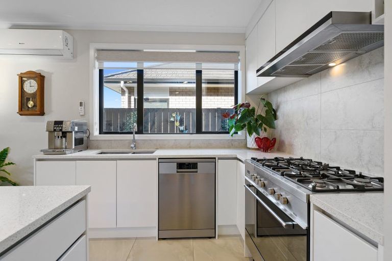 Photo of property in 26 Rose Leigh Drive, Cambridge, 3434