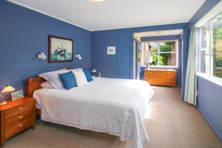 Photo of property in 5b Bromley Place, Westown, New Plymouth, 4310