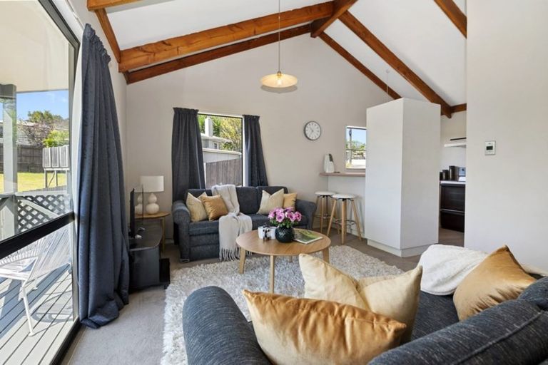 Photo of property in 1/9 Duncan Avenue, Te Atatu South, Auckland, 0610