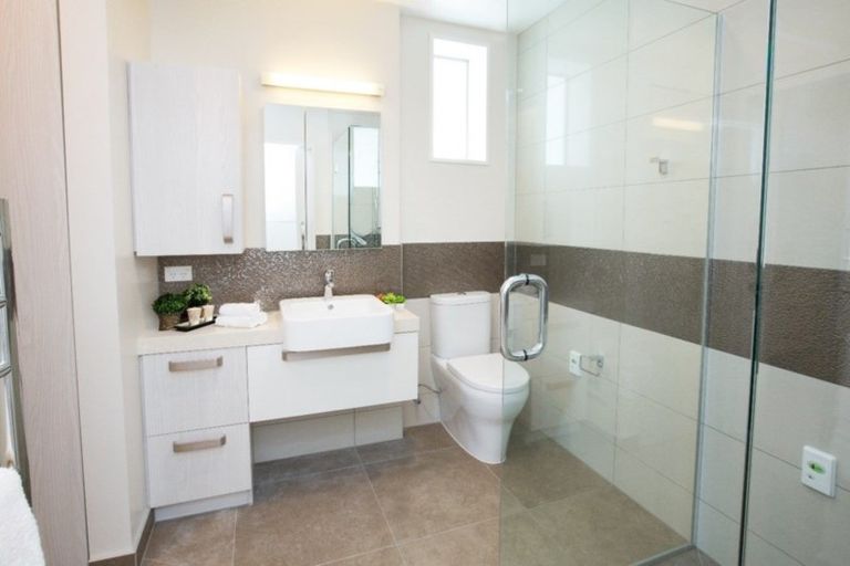 Photo of property in 9-11 Bayview Road, Paremata, Porirua, 5024