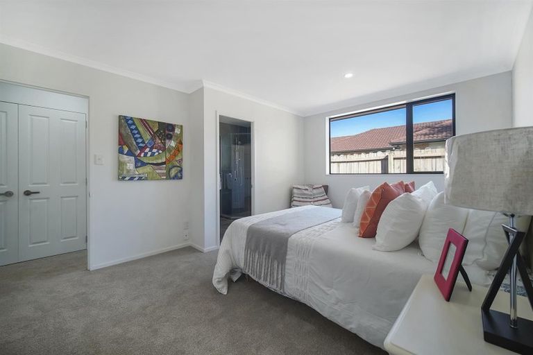 Photo of property in 178 Keri Vista Rise, Papakura, 2110