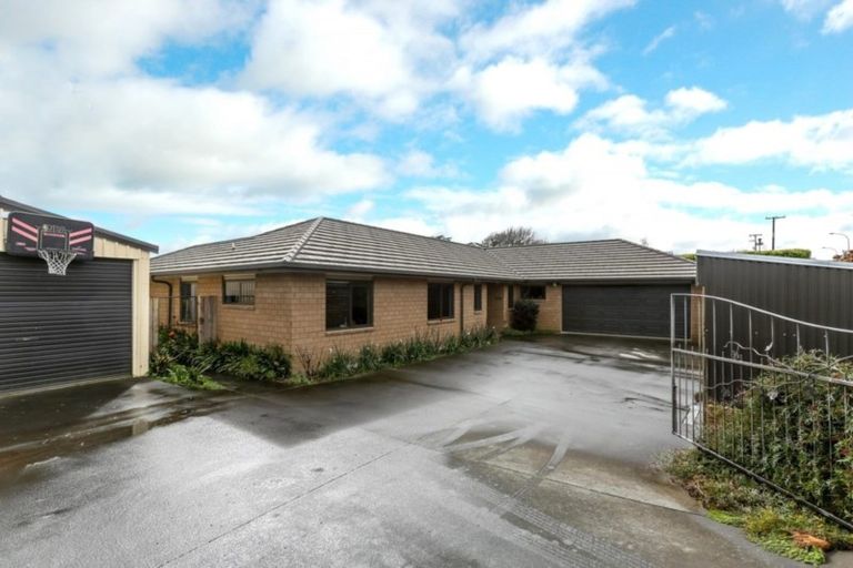 Photo of property in 550 Mangorei Road, Mangorei, New Plymouth, 4371