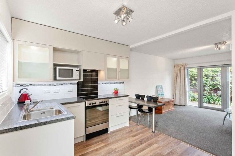 Photo of property in 1/15 Marriner Street, Sumner, Christchurch, 8081