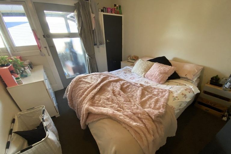 Photo of property in 12 Lyndhurst Street, Takaro, Palmerston North, 4412