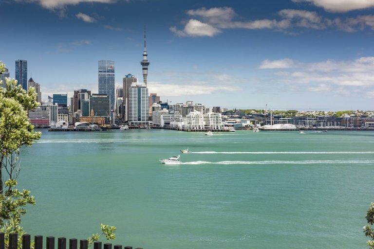 Photo of property in 89 Stanley Point Road, Stanley Point, Auckland, 0624