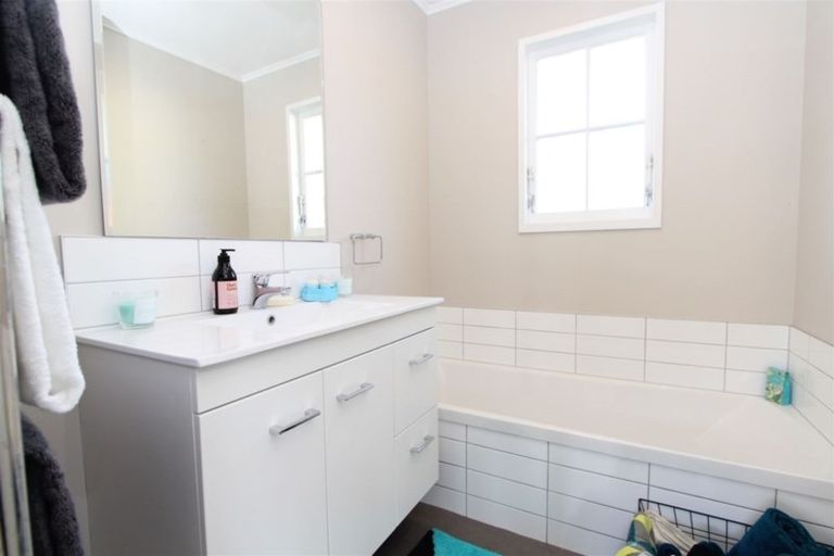 Photo of property in 26 Transom Close, Whitby, Porirua, 5024