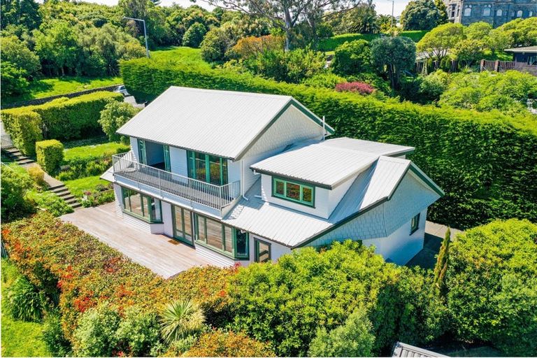 Photo of property in 160 Dyers Pass Road, Cashmere, Christchurch, 8022