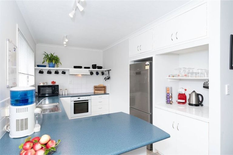 Photo of property in 9a Olive Terrace, Paraparaumu Beach, Paraparaumu, 5032