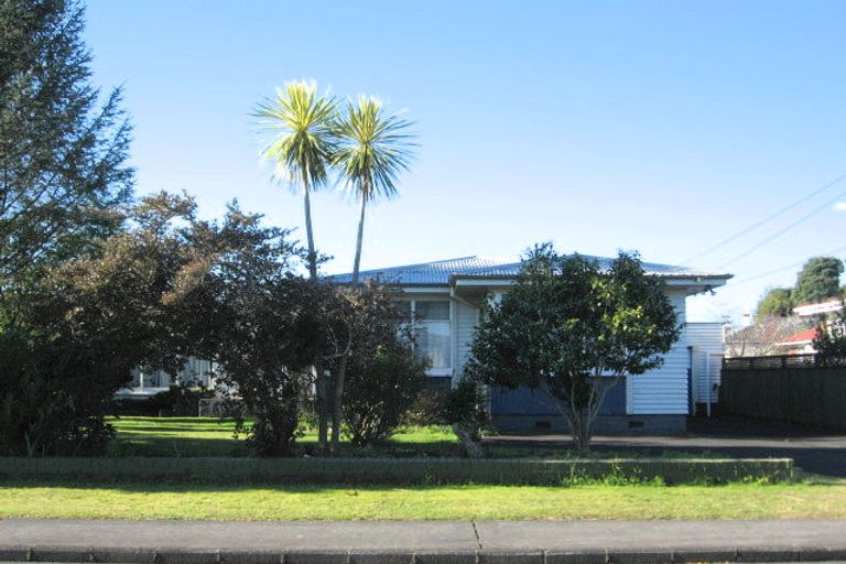 Photo of property in 2/23 Cameron Street, Papakura, 2110