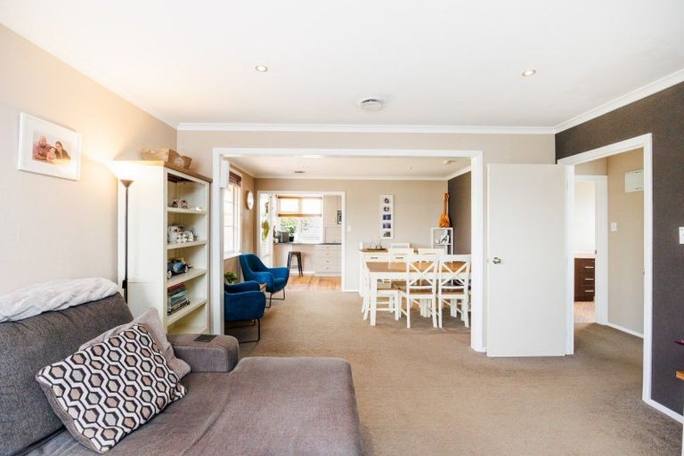 Photo of property in 19 Seddon Street, Takaro, Palmerston North, 4412