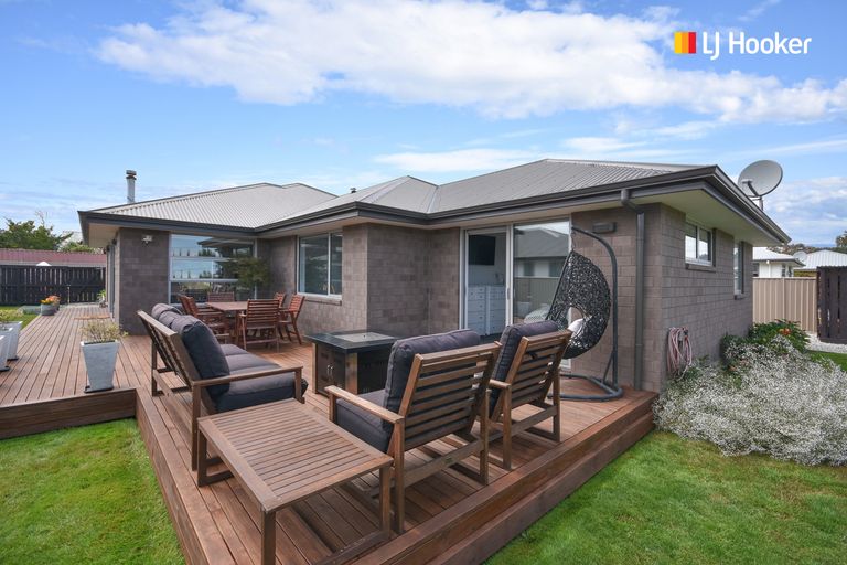 Photo of property in 8 Roblyn Place, Mosgiel, 9024