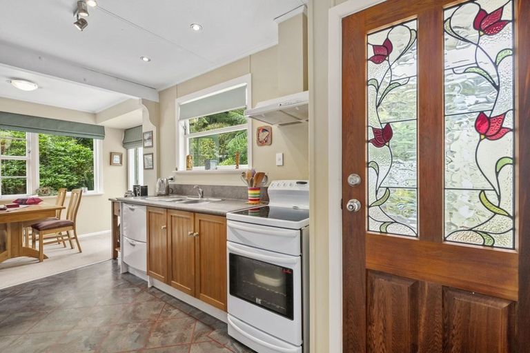 Photo of property in 136 Pinehaven Road, Pinehaven, Upper Hutt, 5019