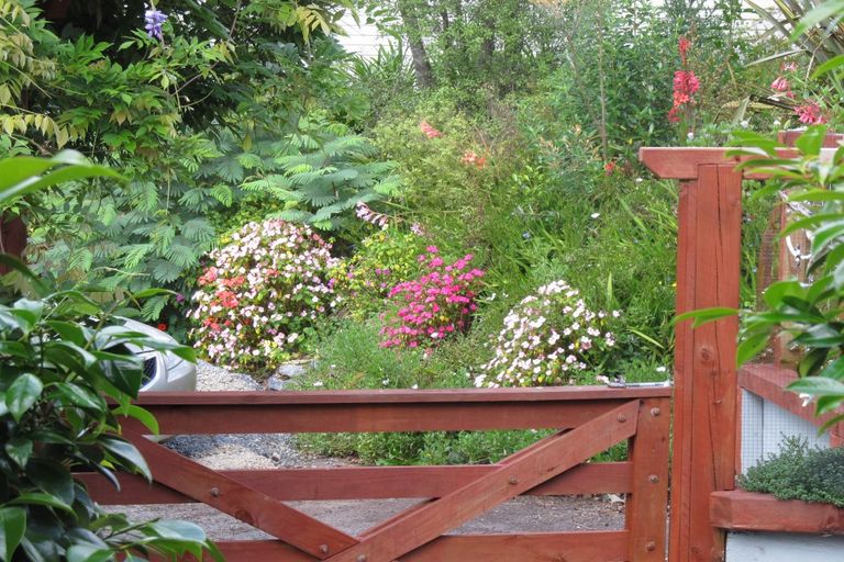 Photo of property in 9 Kakapu Road, Okiato, Russell, 0272