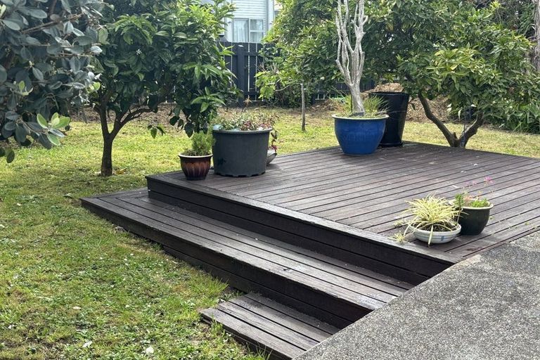 Photo of property in 26 Waione Avenue, Te Atatu Peninsula, Auckland, 0610