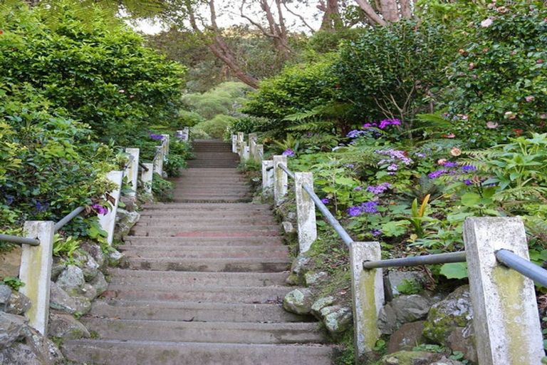 Photo of property in 87 Grant Road, Thorndon, Wellington, 6011