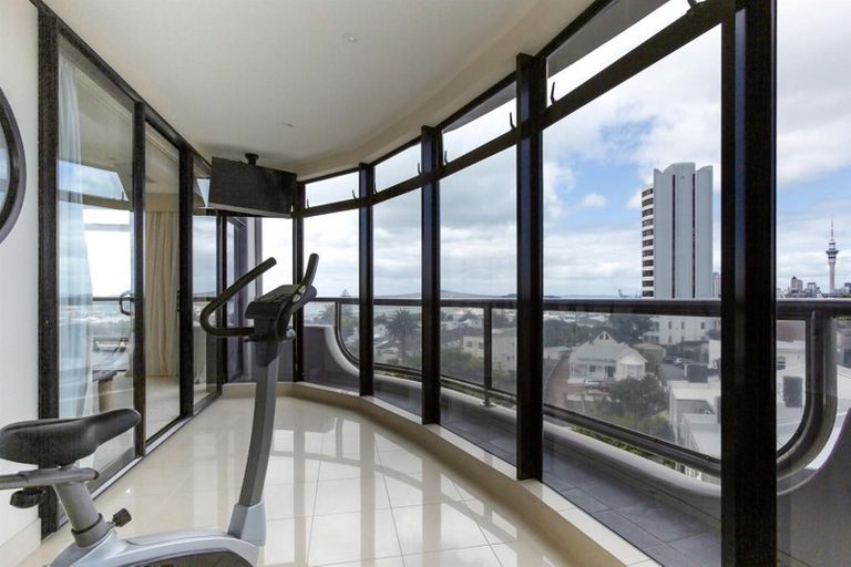 Photo of property in Shangri La Apartments, 5/97 Jervois Road, Herne Bay, Auckland, 1011