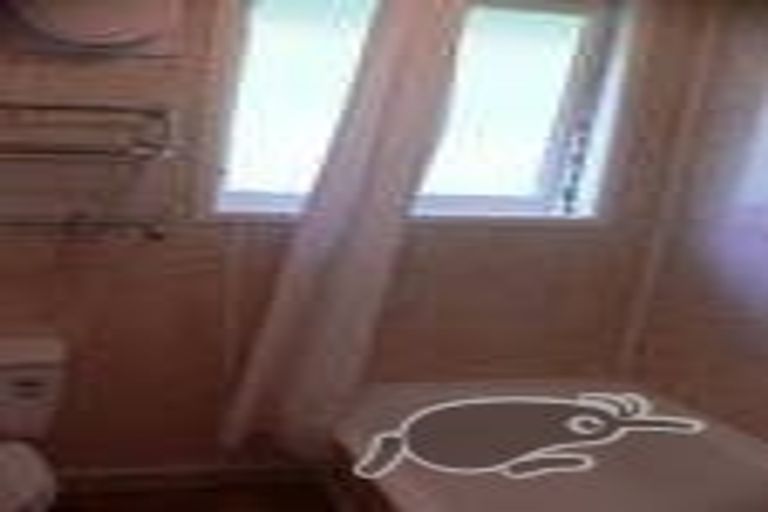 Photo of property in 60-62 Exmouth Road, Northcote, Auckland, 0627