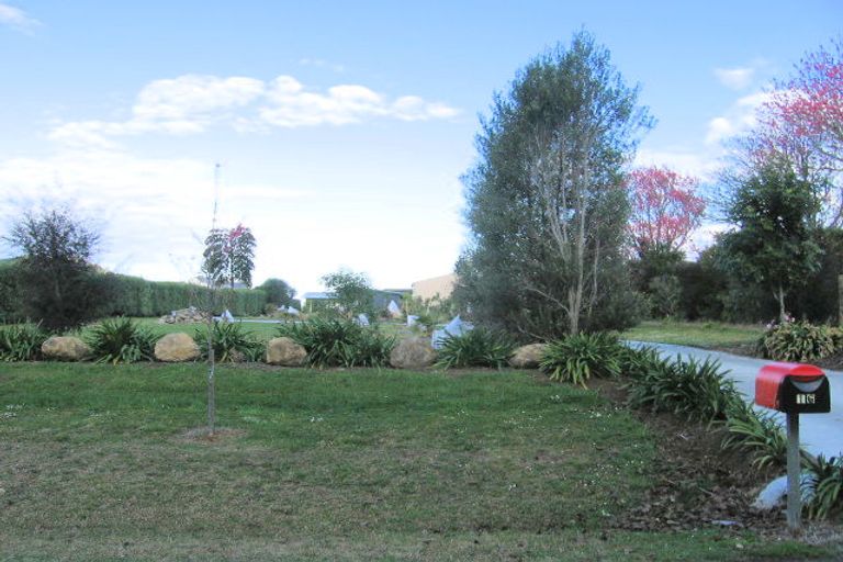 Photo of property in 16 Aileen Place, Whangamata, 3691