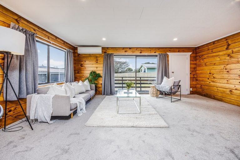 Photo of property in 80 Cottingham Crescent, Mangere East, Auckland, 2024