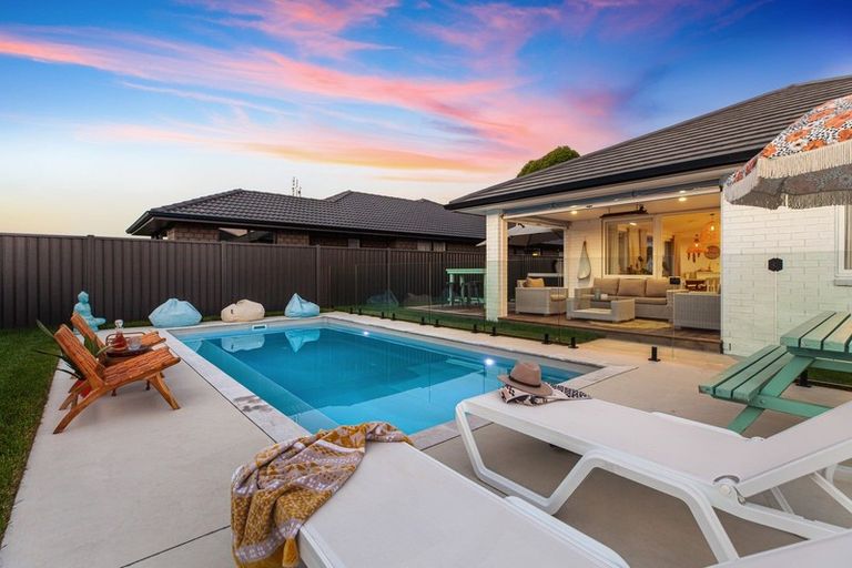 Photo of property in 2 Glenvale Place, Pyes Pa, Tauranga, 3112