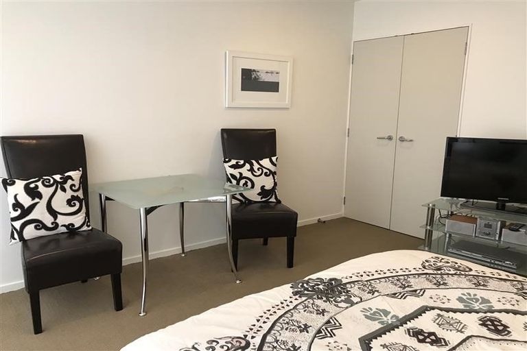 Photo of property in Terrace Heights Apartments, 2/163p The Terrace, Wellington Central, Wellington, 6011