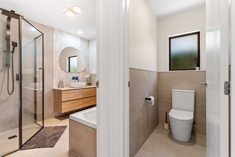 Photo of property in 13 Te Ruru Way, Stanmore Bay, Whangaparaoa, 0932