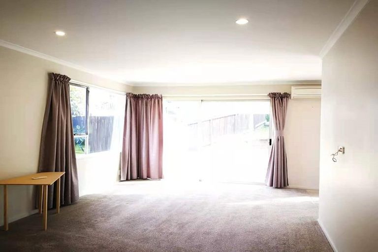 Photo of property in 34 Lavery Place, Sunnynook, Auckland, 0632