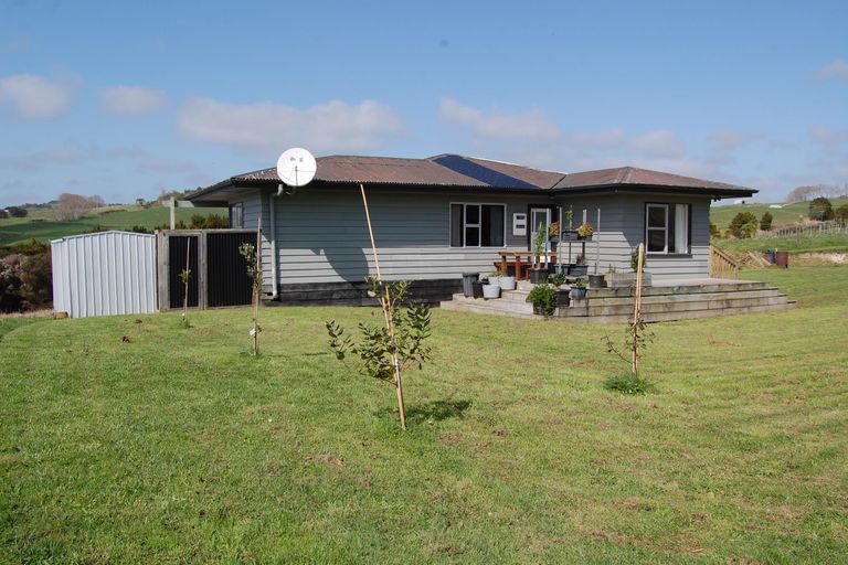 Photo of property in 17 Ranganui Road, Kaiwaka, 0573