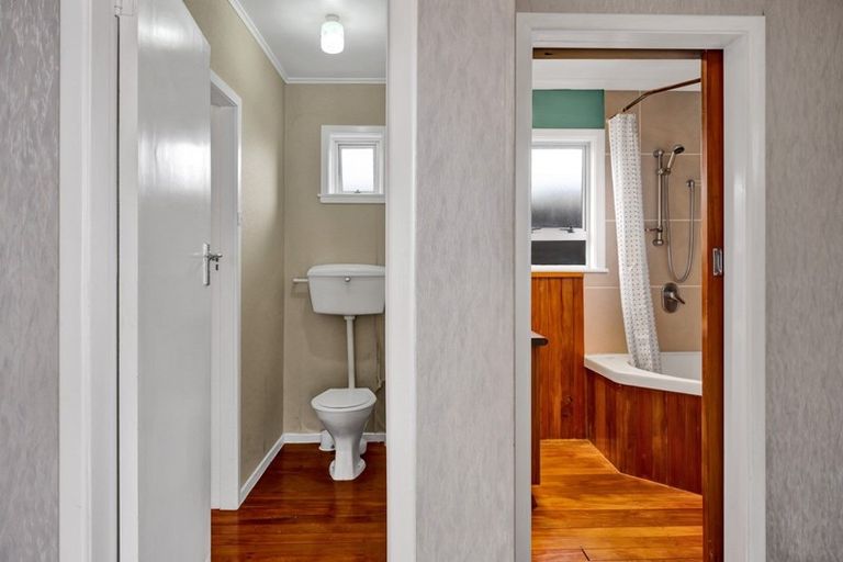 Photo of property in 1 Falstaff Street, Stratford, 4332