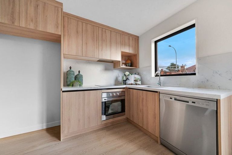 Photo of property in 571 Massey Road, Mangere, Auckland, 2022