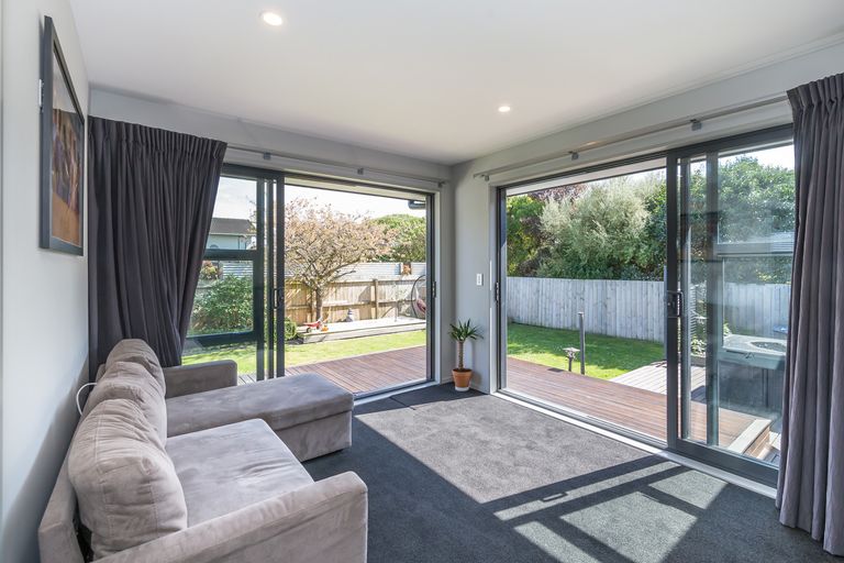 Photo of property in 68 Orrick Crescent, Avondale, Christchurch, 8061