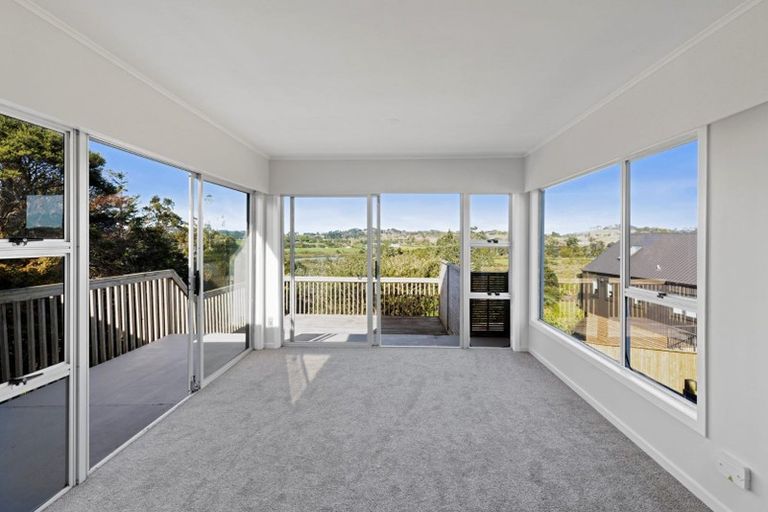 Photo of property in 109-111 Whangaparaoa Road, Red Beach, 0932