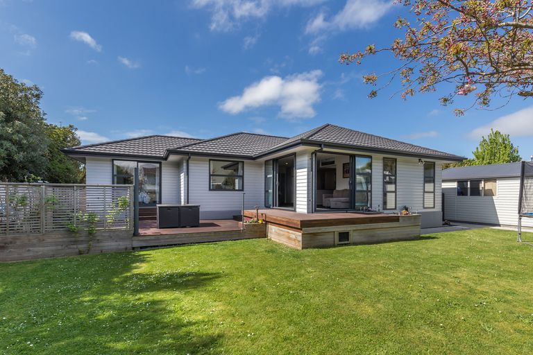 Photo of property in 68 Orrick Crescent, Avondale, Christchurch, 8061