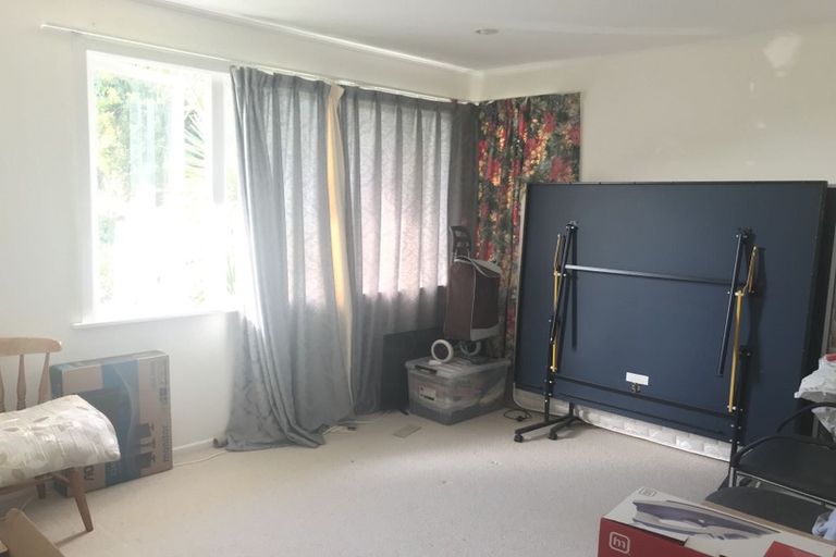 Photo of property in 135 Ennis Avenue, Pakuranga Heights, Auckland, 2010