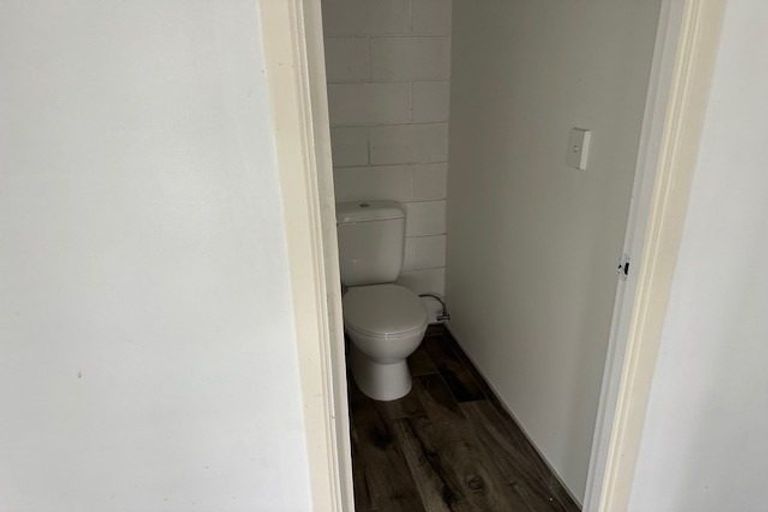 Photo of property in 2/1 Keldale Place, Forrest Hill, Auckland, 0620