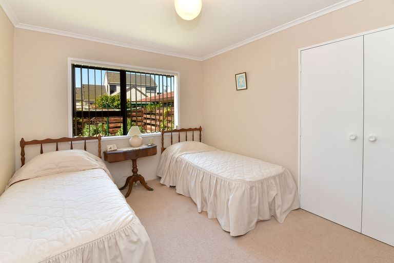 Photo of property in 63 Centreway Road, Orewa, 0931