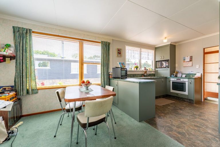 Photo of property in 17 Kenilworth Road, Oamaru North, Oamaru, 9400