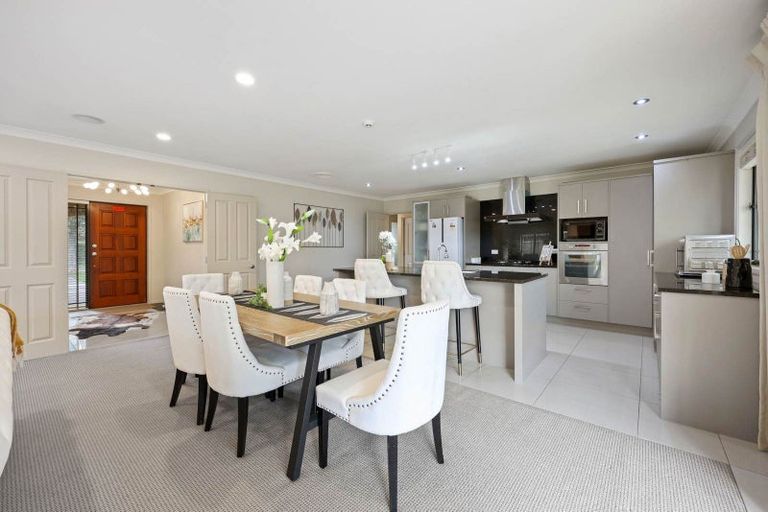 Photo of property in 16 Erceg Way, Rosehill, Papakura, 2113