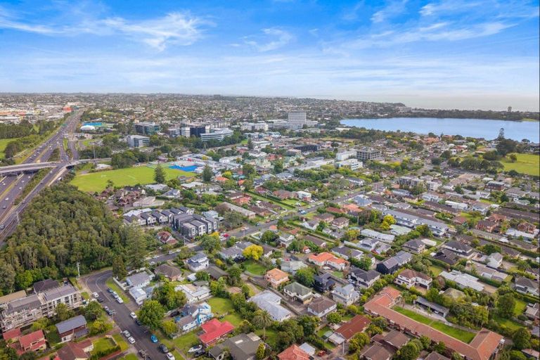 Photo of property in 1/3 Puriri Street, Takapuna, Auckland, 0622