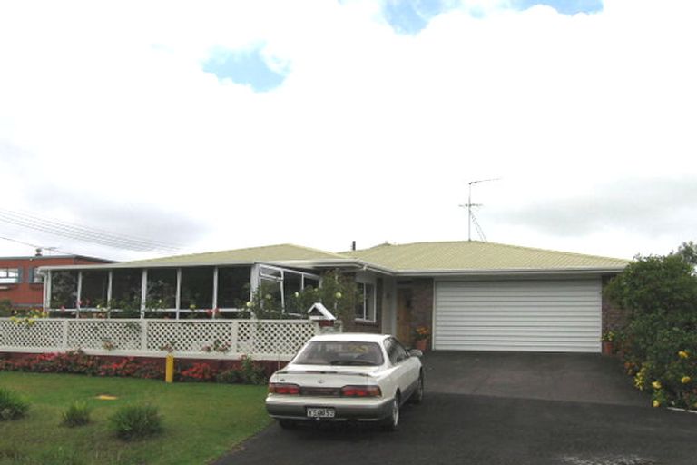 Photo of property in 163a Colwill Road, Massey, Auckland, 0614