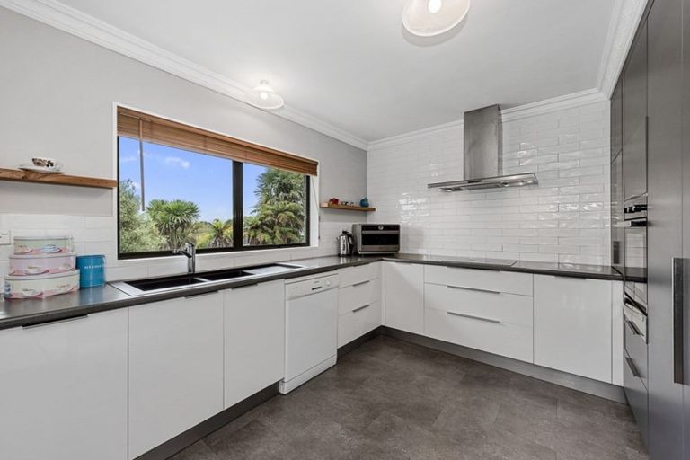 Photo of property in 9 Pohutukawa Drive, Pukete, Hamilton, 3200