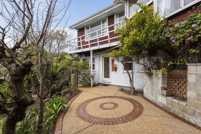 Photo of property in 11 Ecclesfield Grove, Silverstream, Upper Hutt, 5019