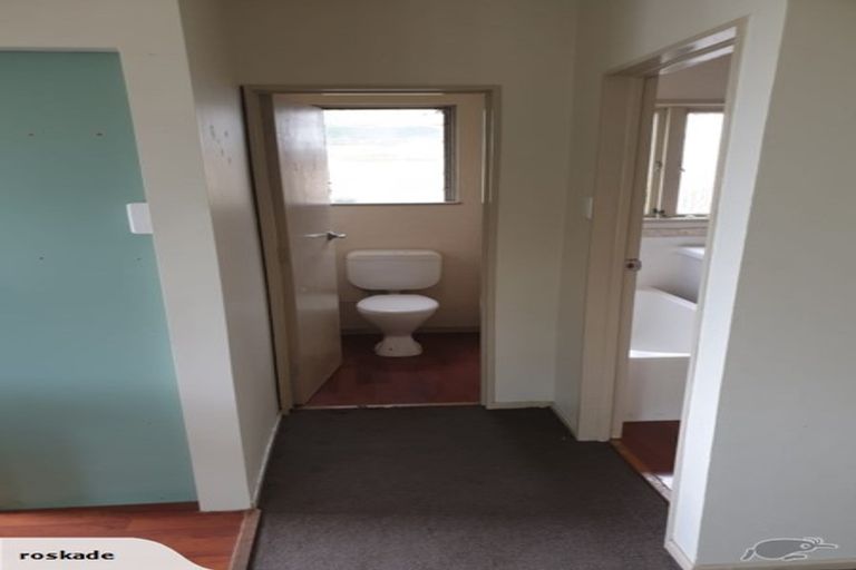 Photo of property in 16 De Val Drive, Titirangi, Auckland, 0604