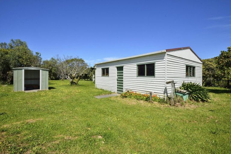 Photo of property in 51 Tauwhareparae Road, Tolaga Bay, 4077