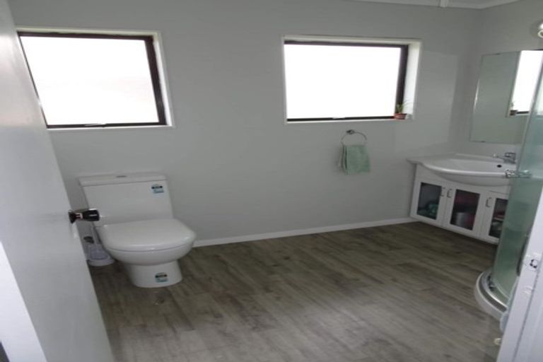 Photo of property in 17a Kawaha Point Road, Fairy Springs, Rotorua, 3015