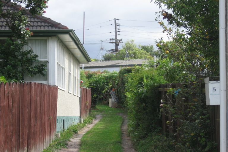 Photo of property in 1/5 Hill Crescent, New Lynn, Auckland, 0600