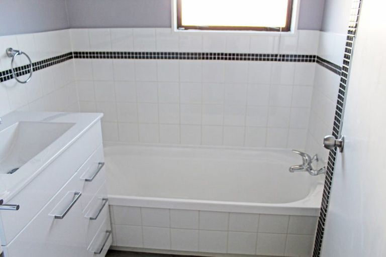 Photo of property in 74 Geraldine Crescent, Cloverlea, Palmerston North, 4412