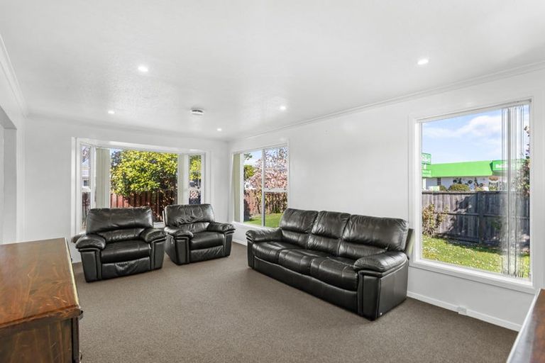 Photo of property in 15 Prestons Road, Redwood, Christchurch, 8051
