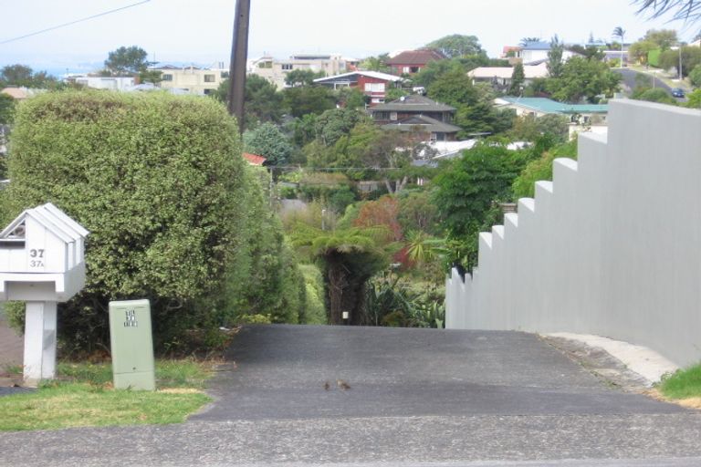 Photo of property in 2/35 Aberdeen Road, Castor Bay, Auckland, 0620
