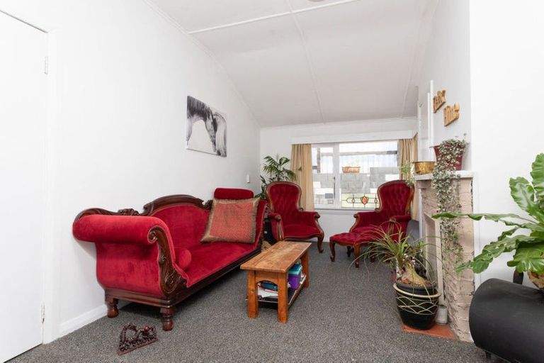 Photo of property in 32 Cole Street, Dannevirke, 4930